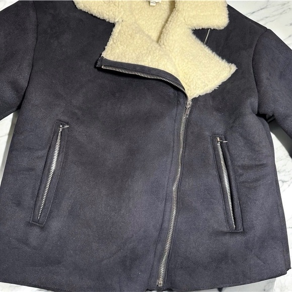 LIKE NEW Ellison Black Suede and Sherpa Jacket - Picture 3 of 12